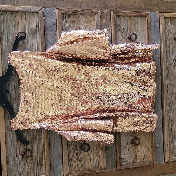 INC rose gold SUPER sequin cold shoulder short bell sleeve Medium top. - Picture 2 of 5